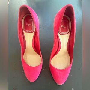 Sexy  Dior suede hot pink pumps